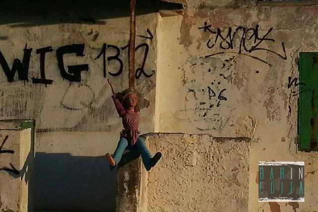 Bari, la bambola sulla tangenziale: �Segnala i turni delle prostitute�